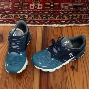 NIB On Cloudflyer Size 7